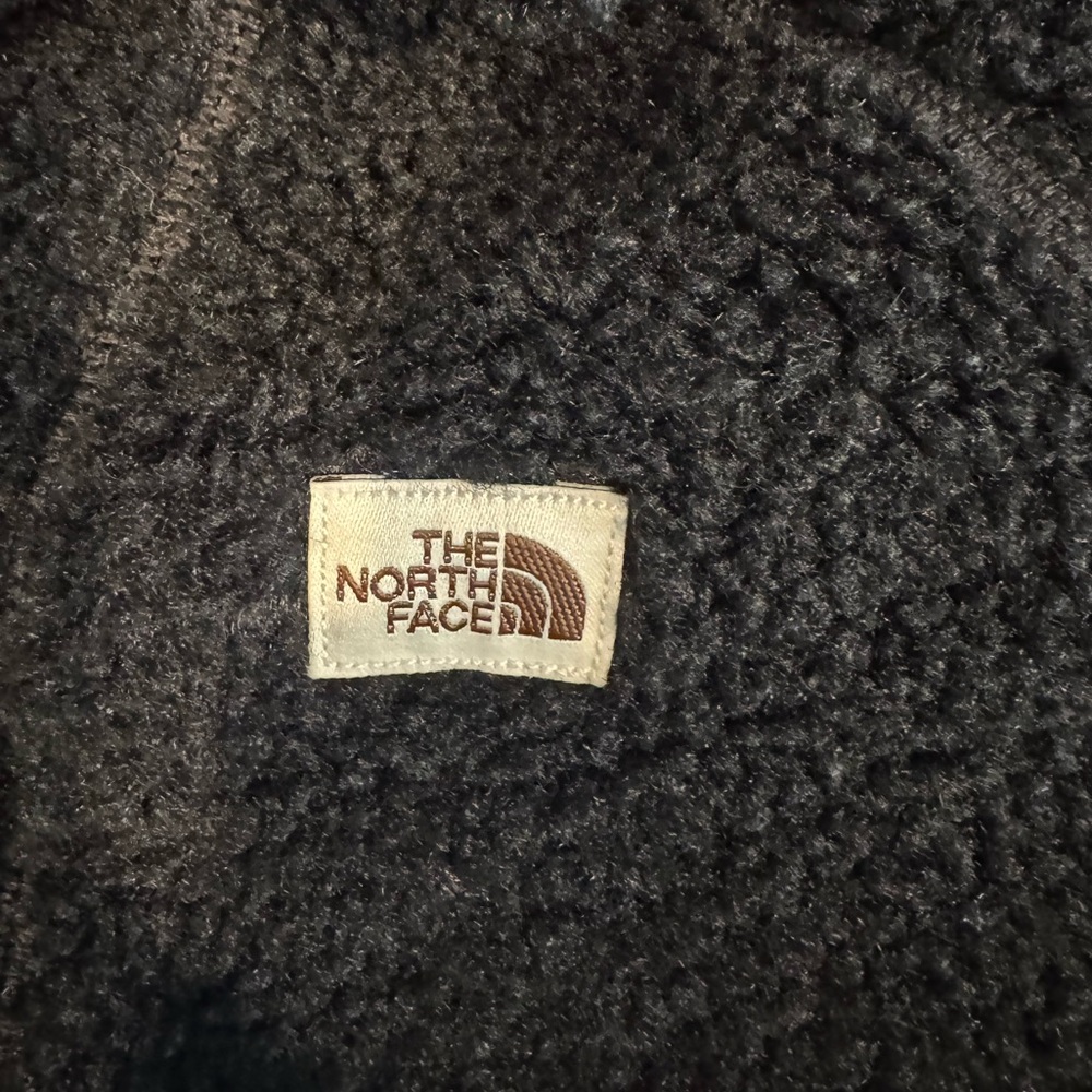 The North Face Pullover - Picture 3 of 5